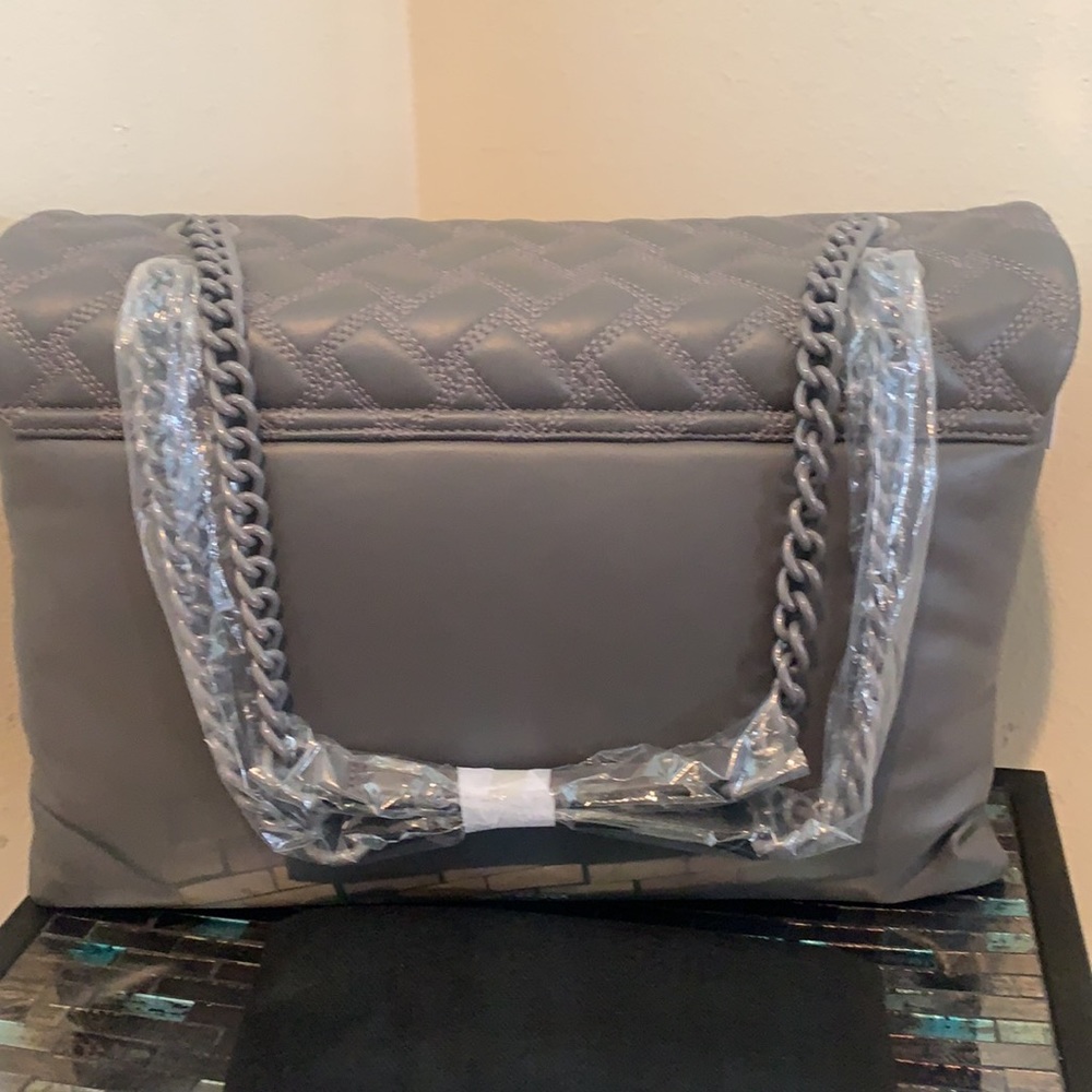 Kurt Geiger London Kensington Drench Quilted XXL Shoulder Bag - Picture 6 of 15